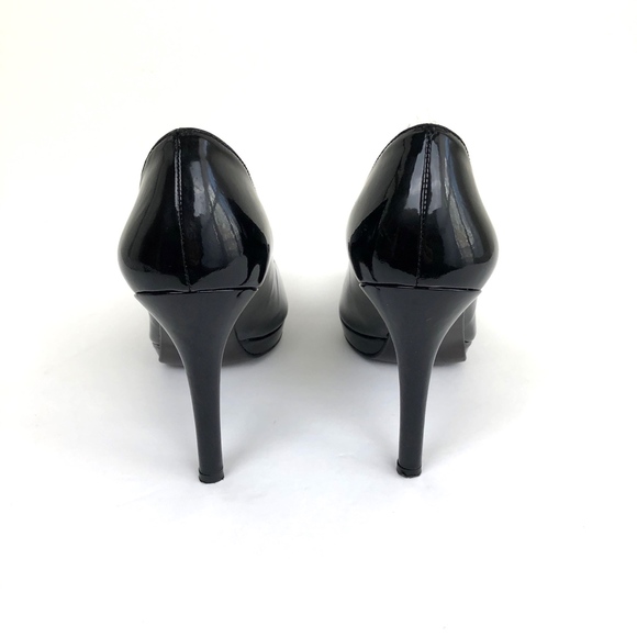 STUART WEITZMAN Black Patent Leather Heels - Picture 6 of 8